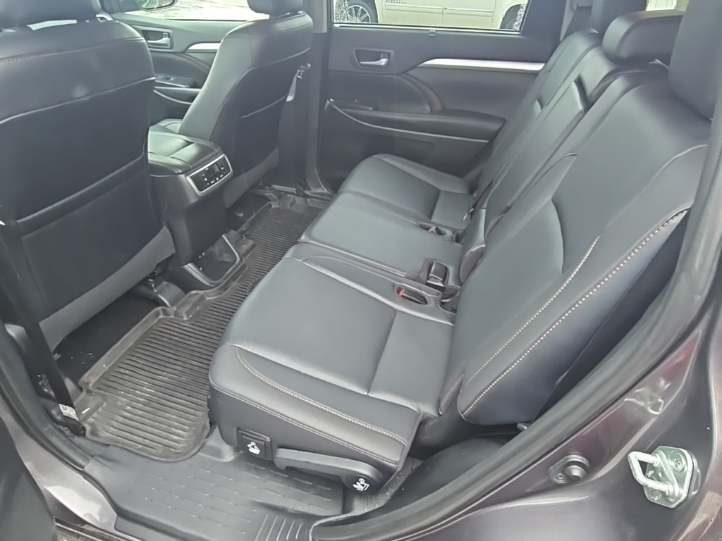 2019 Toyota Highlander XLE photo 9