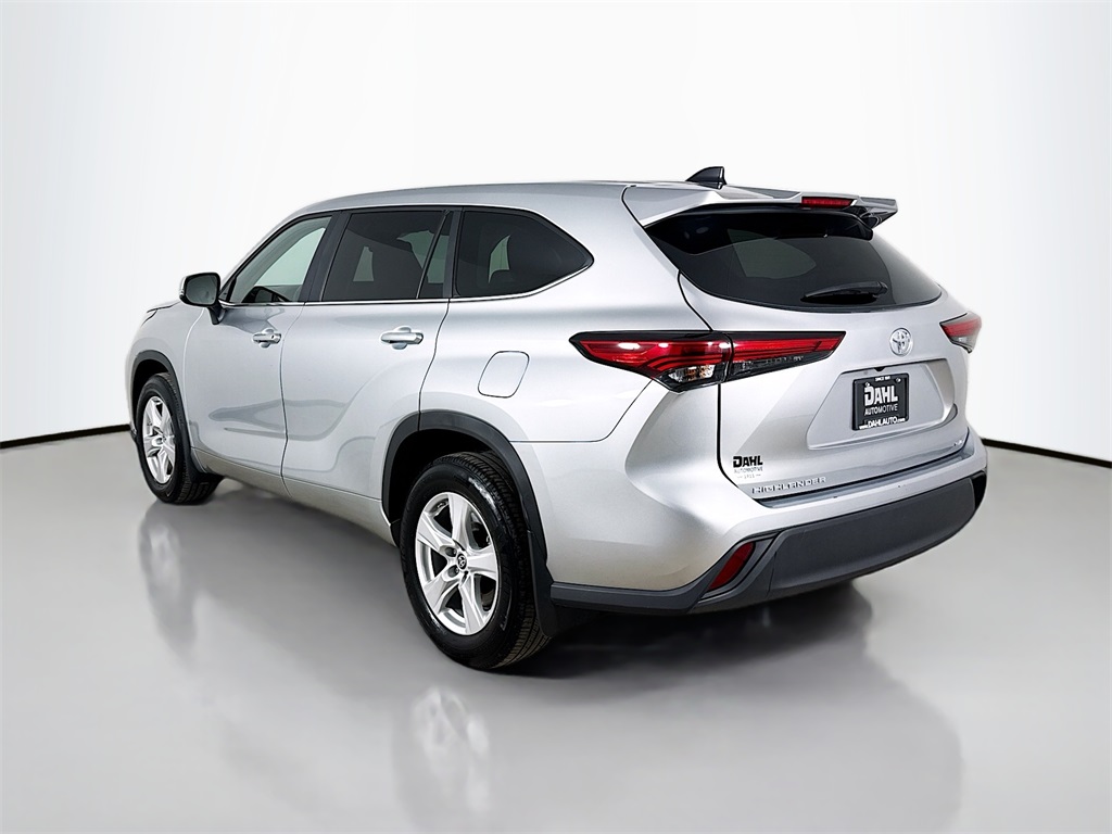 2023 Toyota Highlander L photo 14