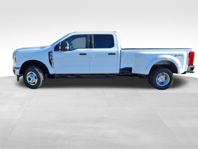 2026 Ford F-350 XLT photo 3