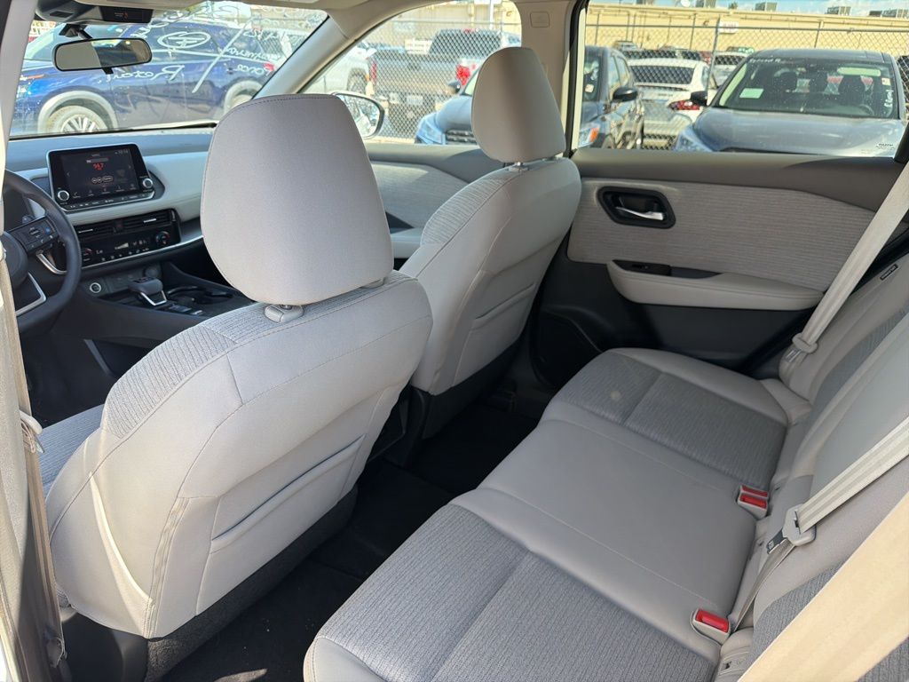 2022 Nissan Rogue SV photo 19