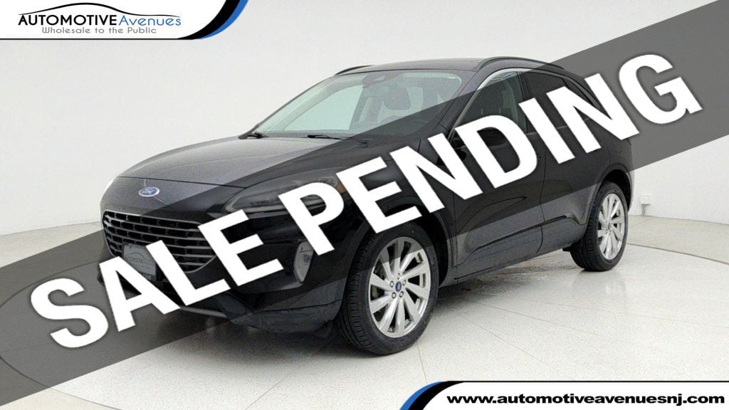 2022 Ford Escape Titanium Hybrid Elite photo 5