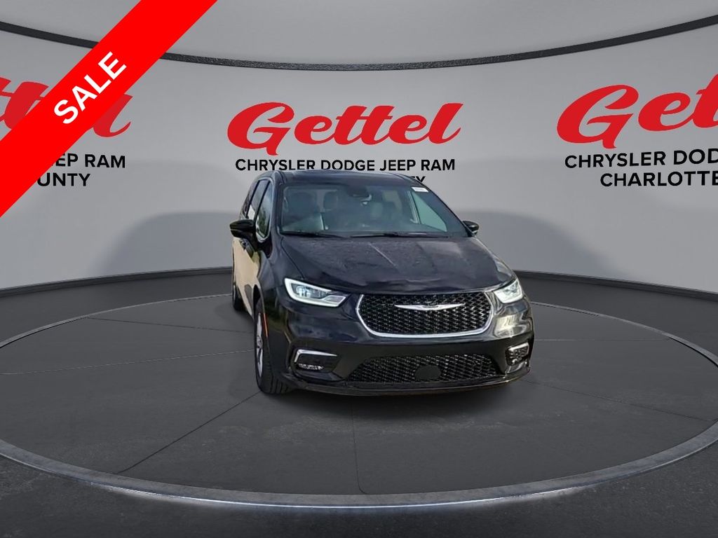 2025 Chrysler Pacifica photo 3