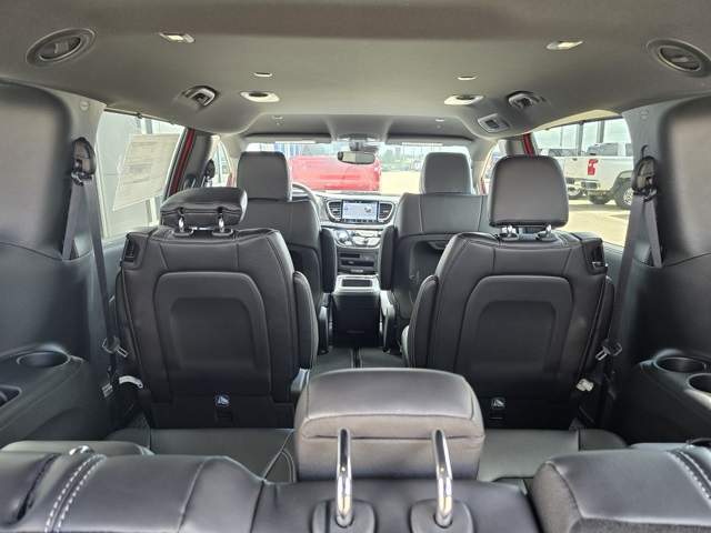 2026 Chrysler Pacifica photo 25