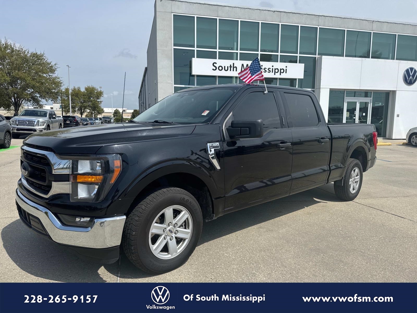 2023 Ford F-150 XLT photo 2