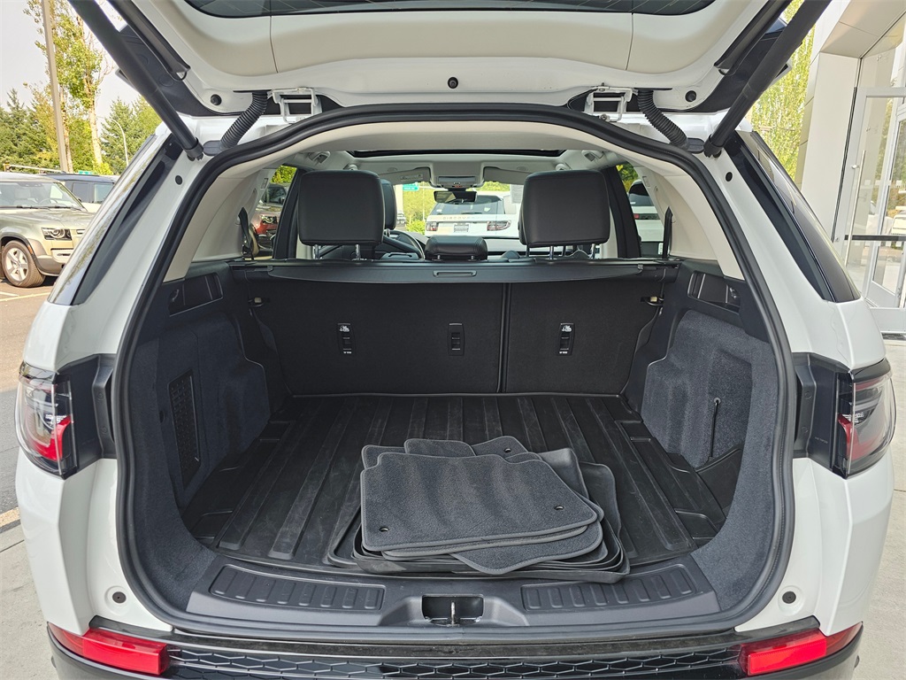 2025 Land Rover Discovery Sport S photo 20