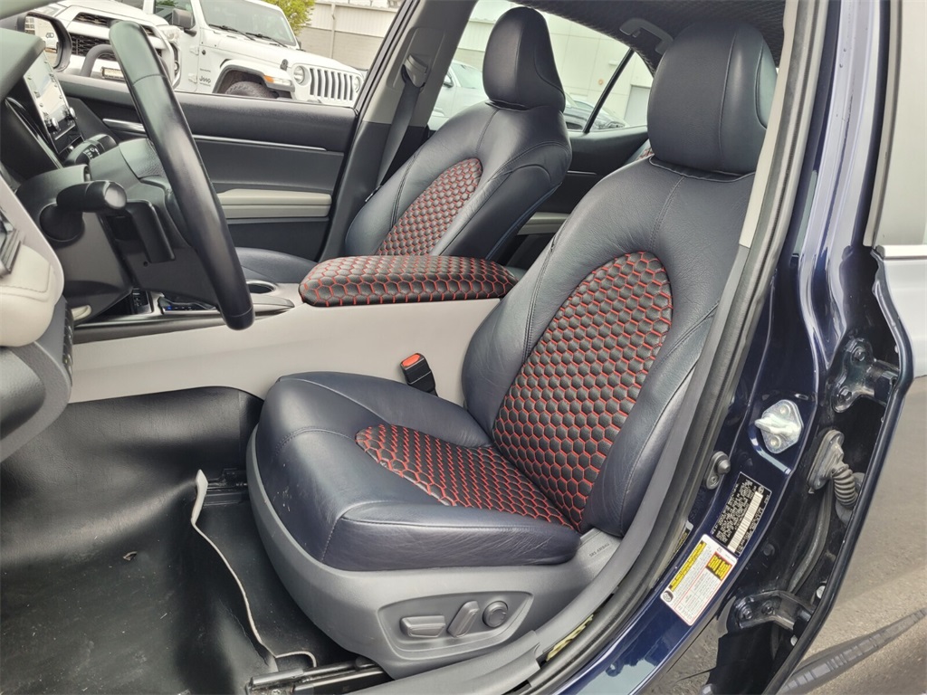 2021 Toyota Camry SE photo 4
