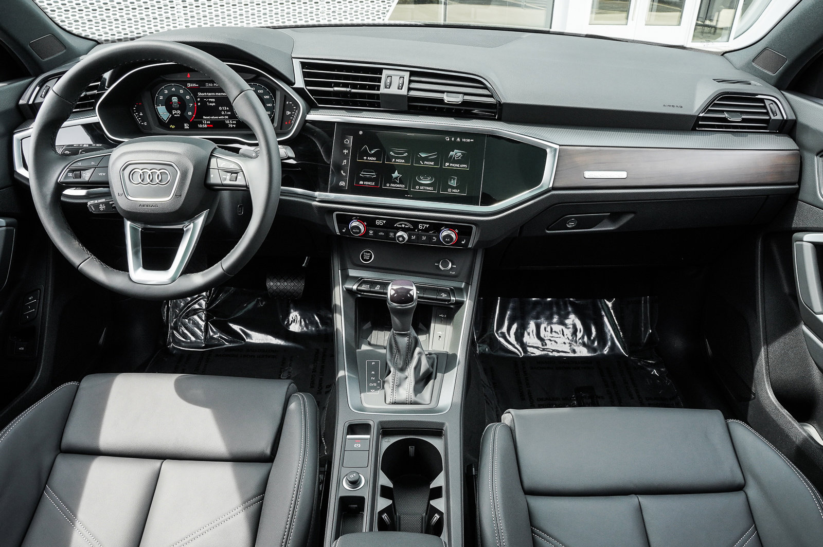 2025 Audi Q3 S line Premium photo 6
