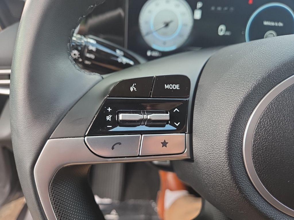 2024 Hyundai Elantra SEL Convenience photo 10
