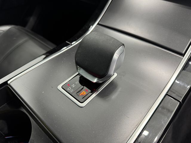 2025 Land Rover Range Rover Velar SE photo 20