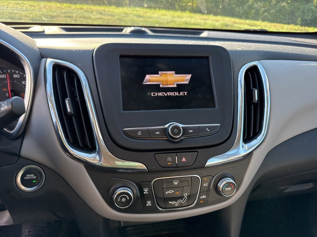 2023 Chevrolet Equinox LS photo 3