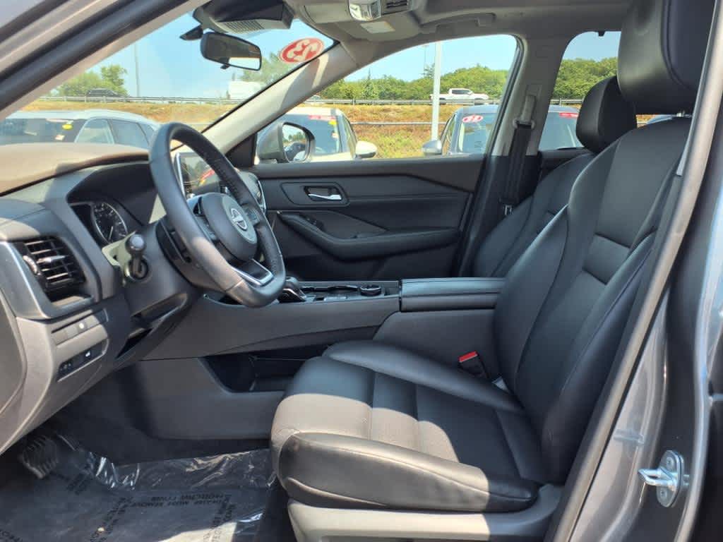 2023 Nissan Rogue SV photo 11