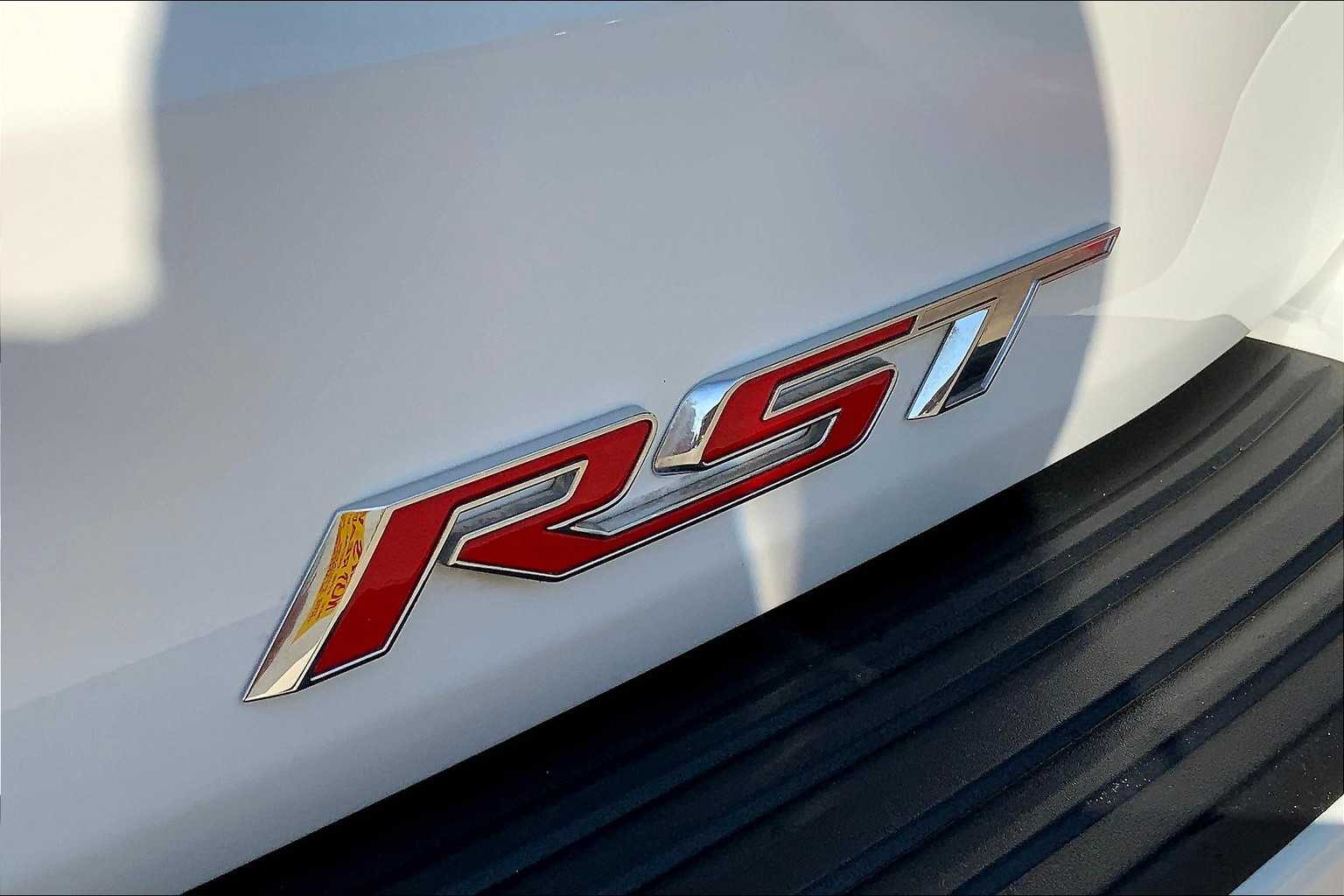2023 Chevrolet Suburban RST photo 9