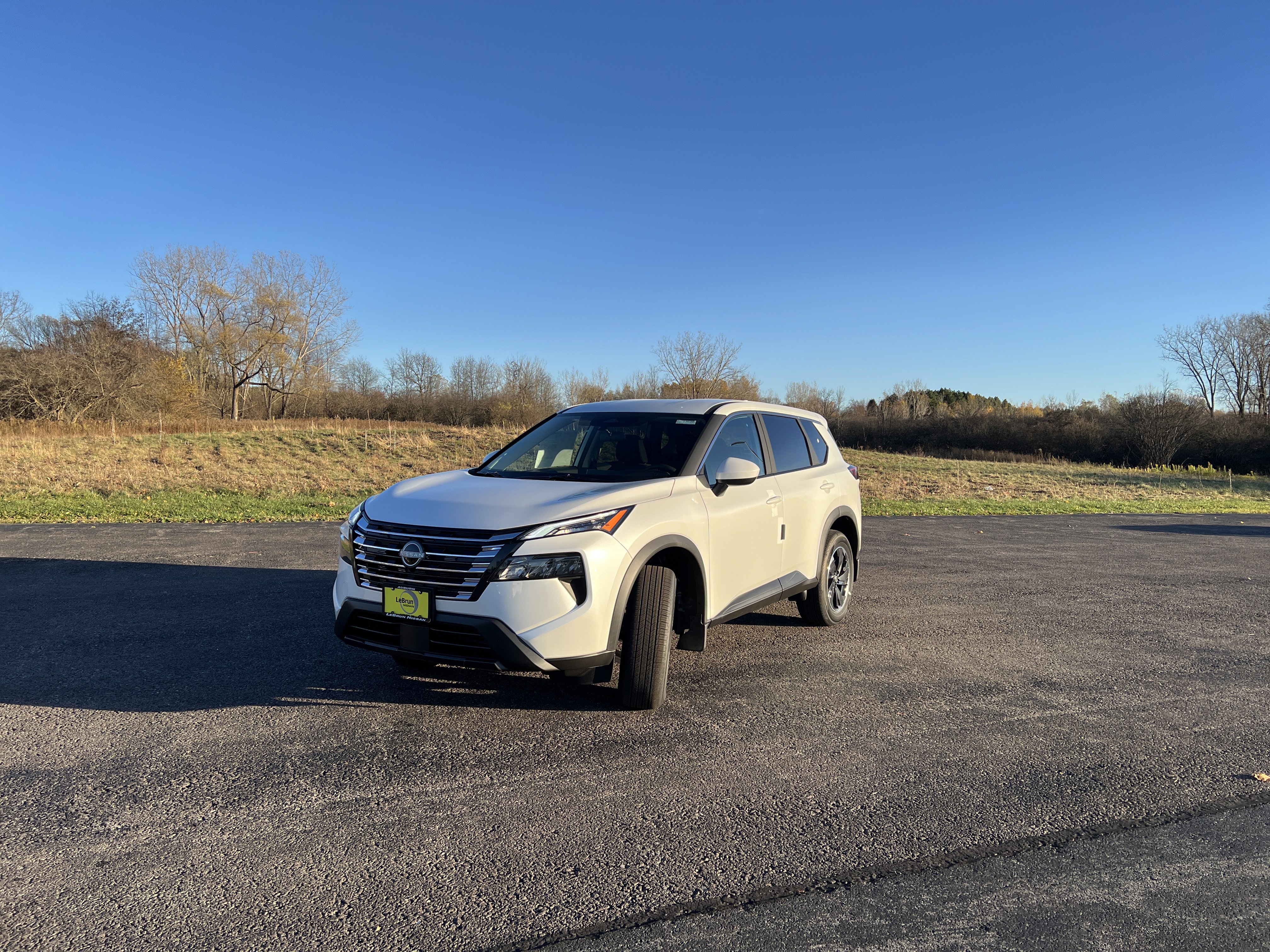 2026 Nissan Rogue SV's photo