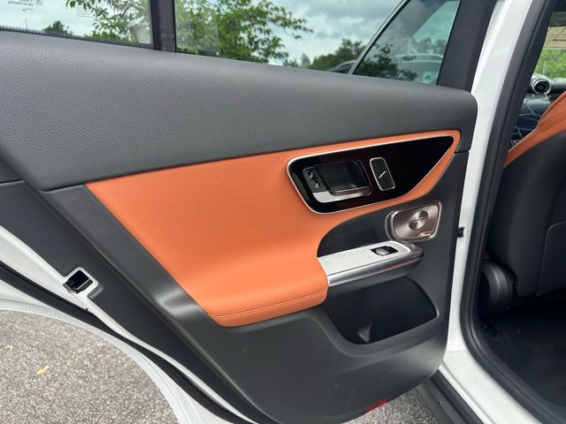 2025 Mercedes Benz GLC 350e 4MATIC photo 13