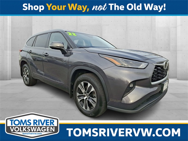 2022 Toyota Highlander XLE's photo