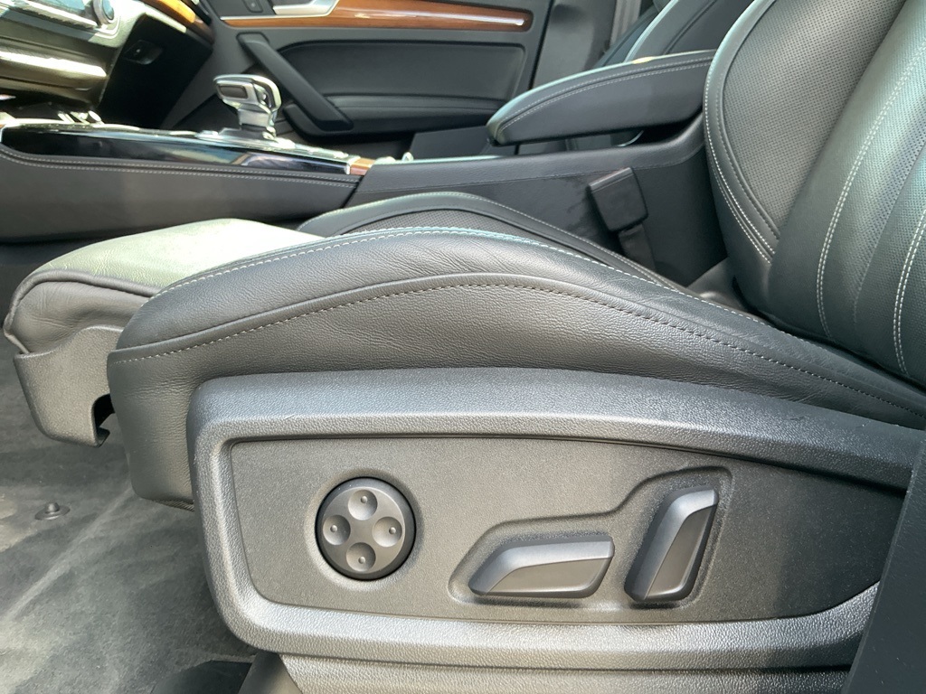 2022 Audi Q5 S line Premium Plus photo 14