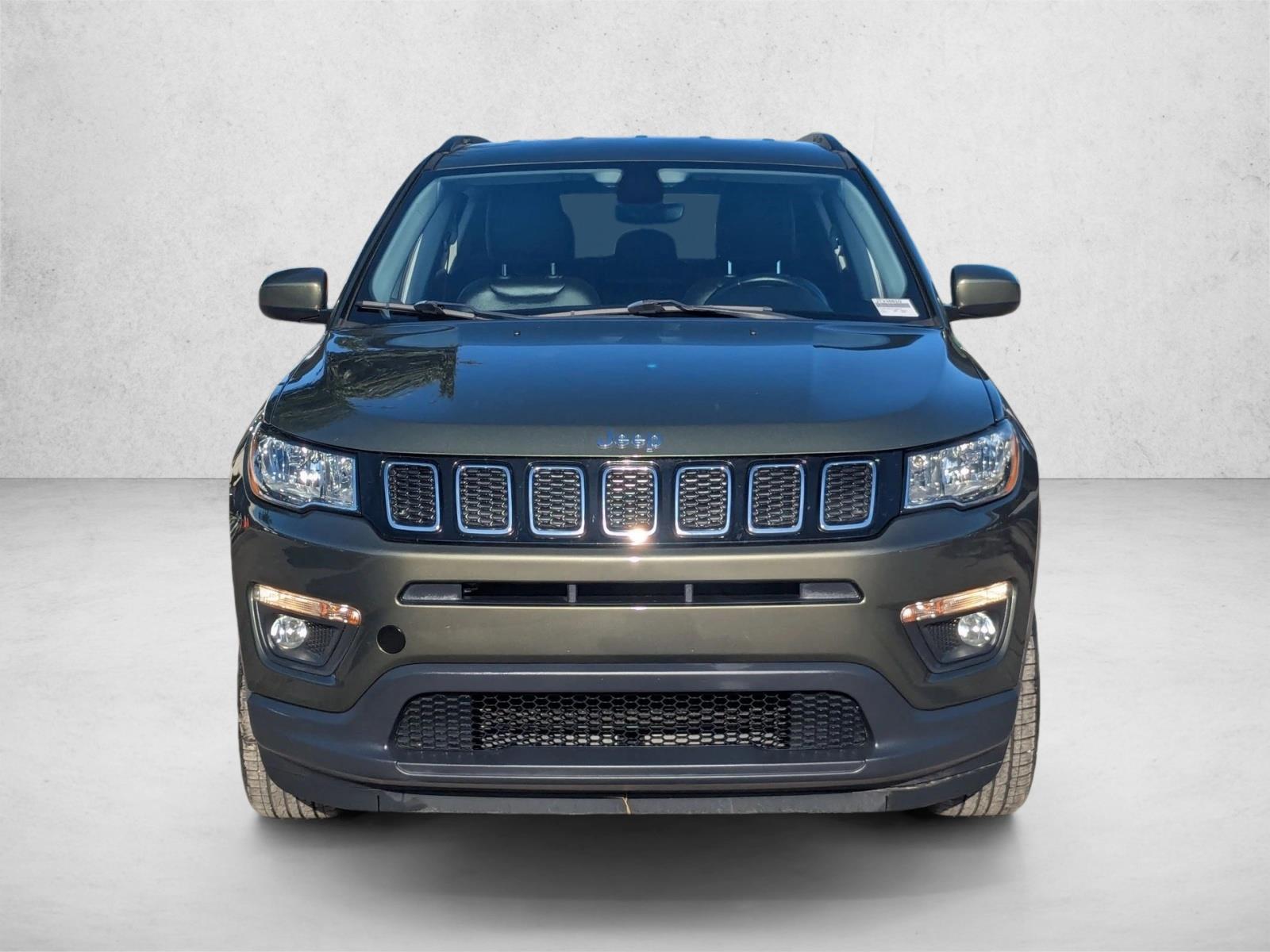 2018 Jeep Compass Latitude photo 2
