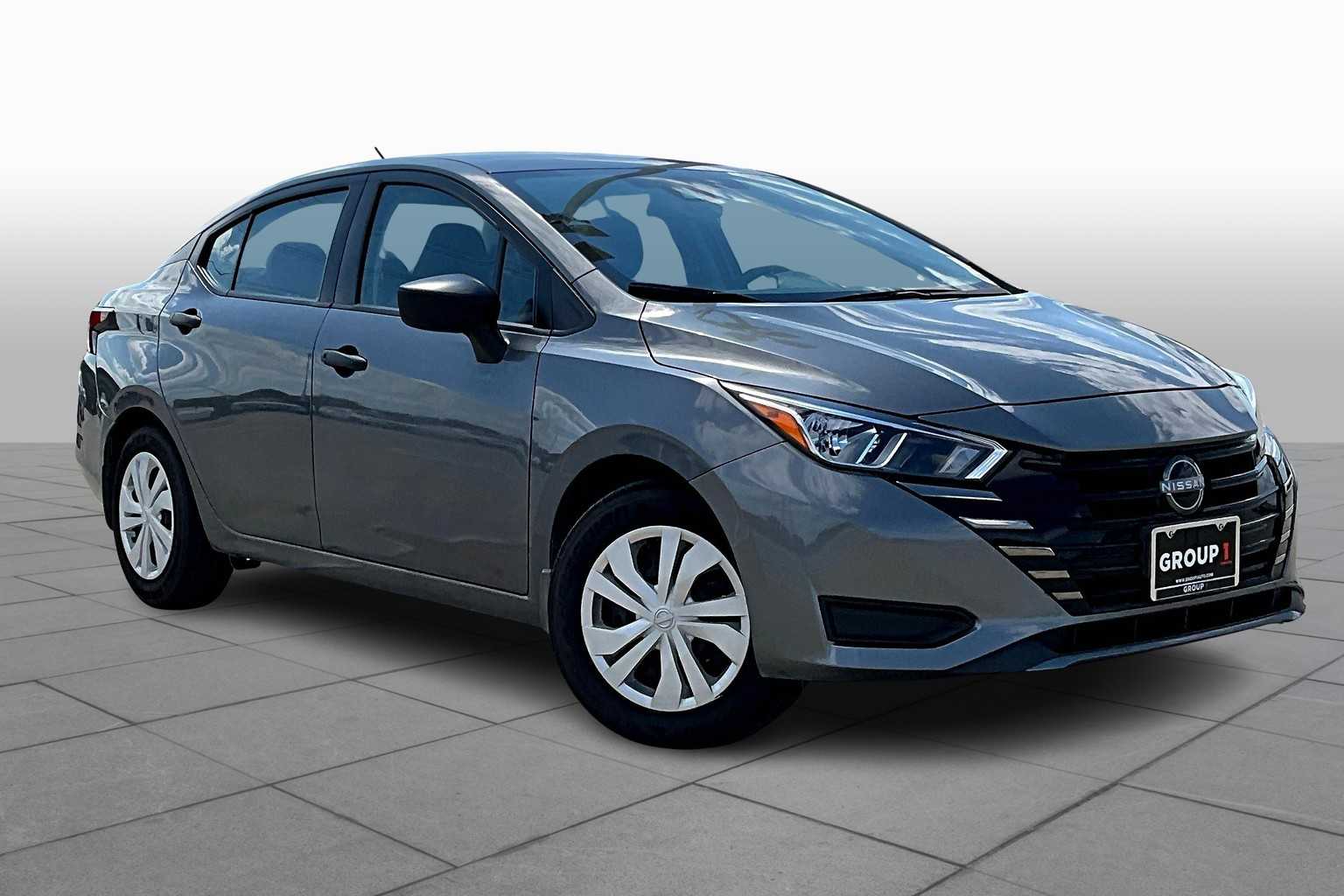 2023 Nissan Versa S photo 2