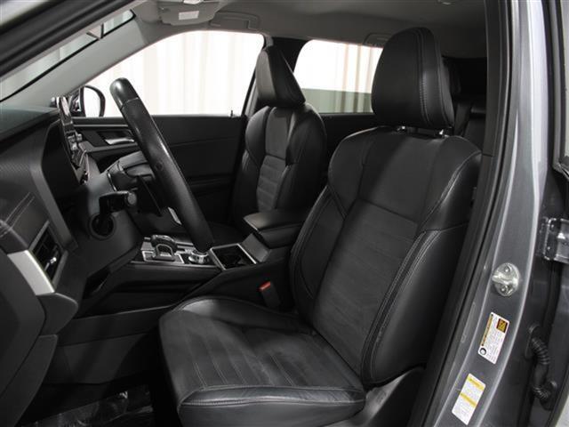2022 Mitsubishi Outlander SE photo 4