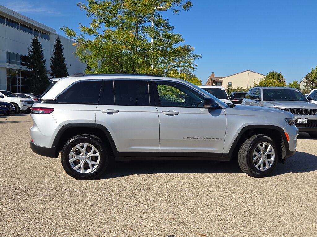 2024 Jeep Grand Cherokee Limited photo 5