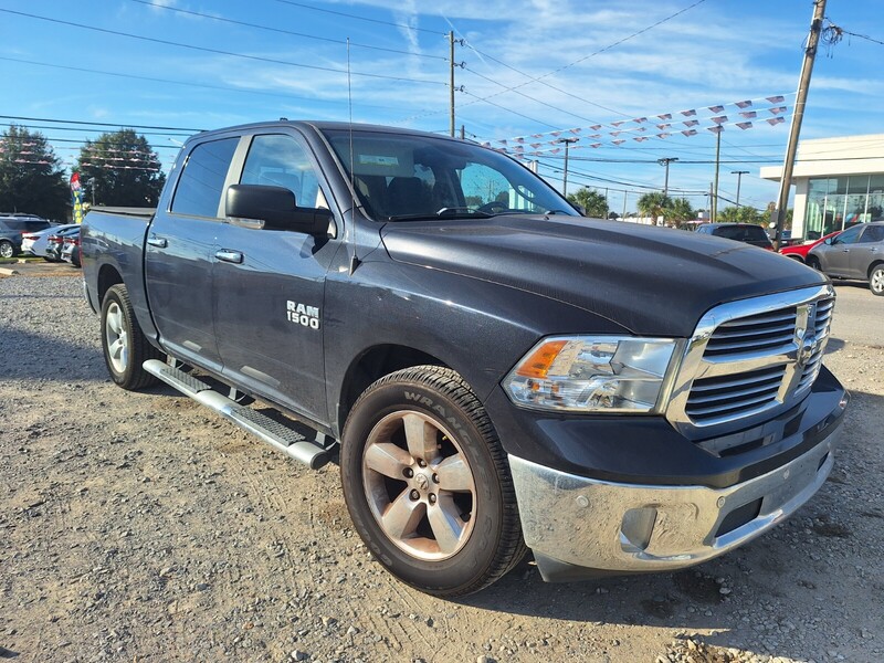 2016 Ram 1500 Big Horn photo 3