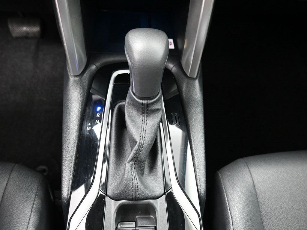 2023 Toyota Corolla Cross XLE photo 25