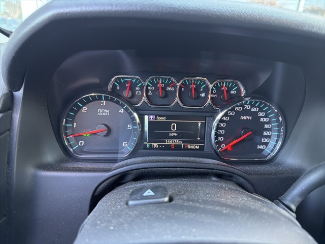 2016 Chevrolet Suburban LTZ photo 3