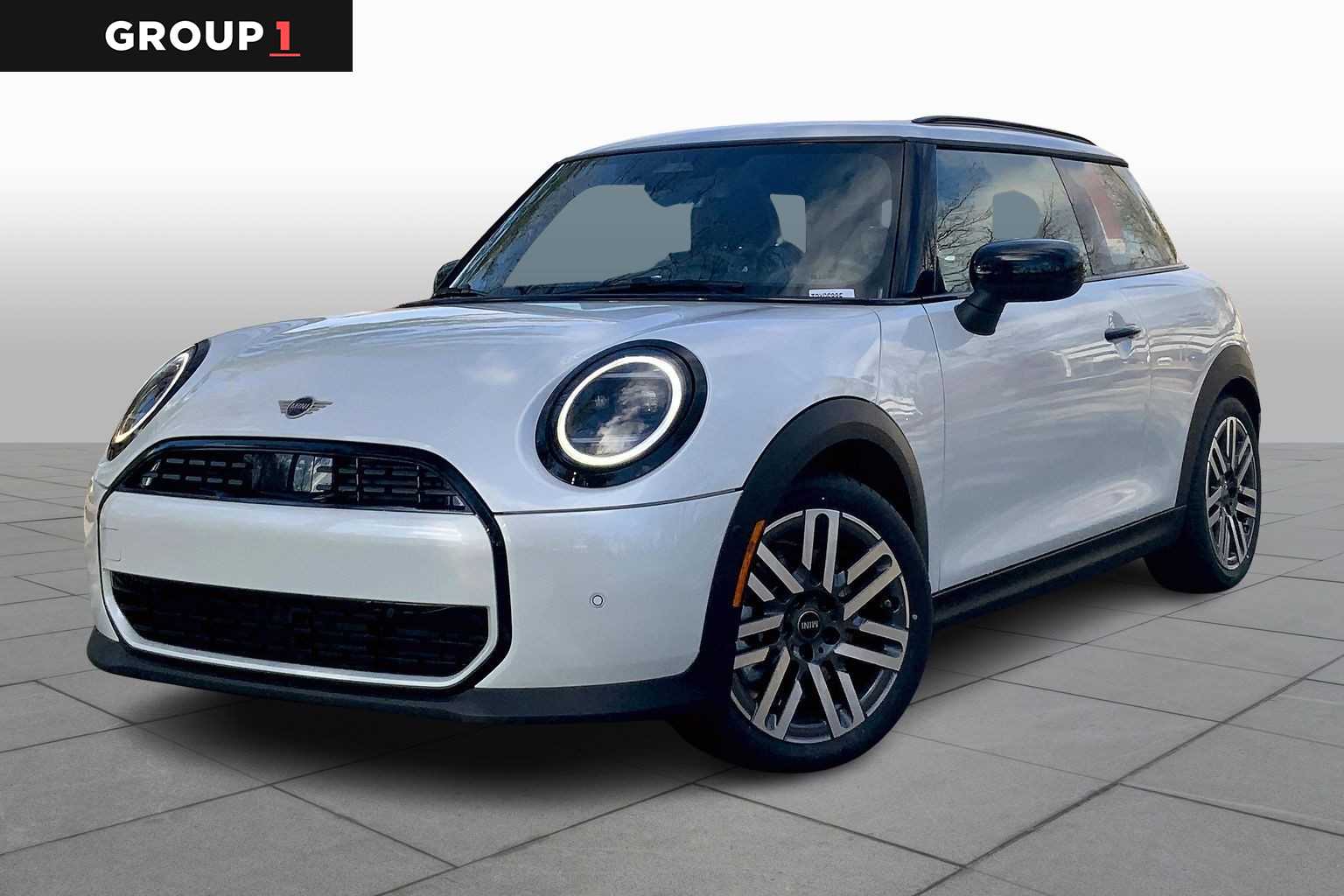 2026 MINI Hardtop 2 Door's photo