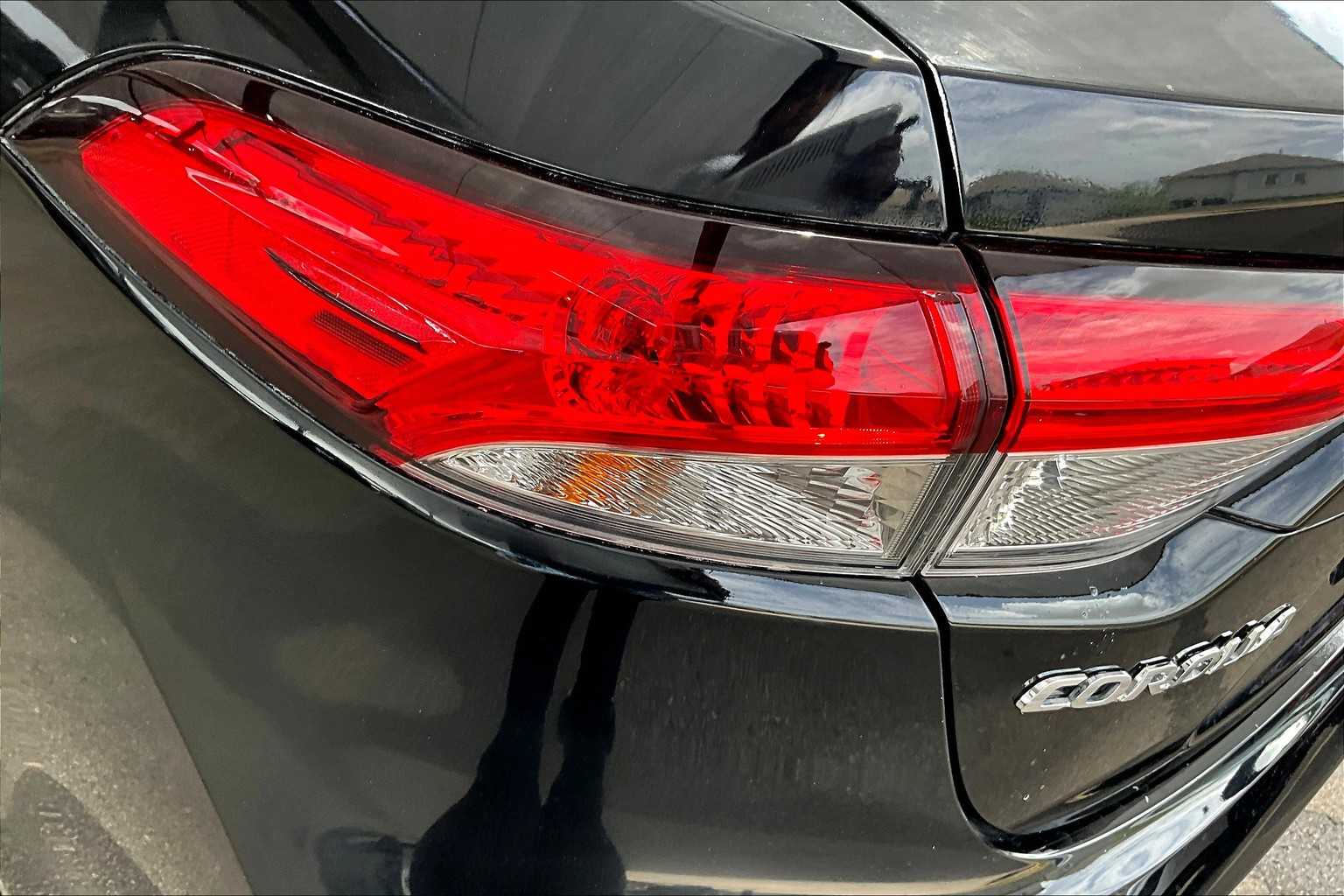 2023 Toyota Corolla LE photo 23