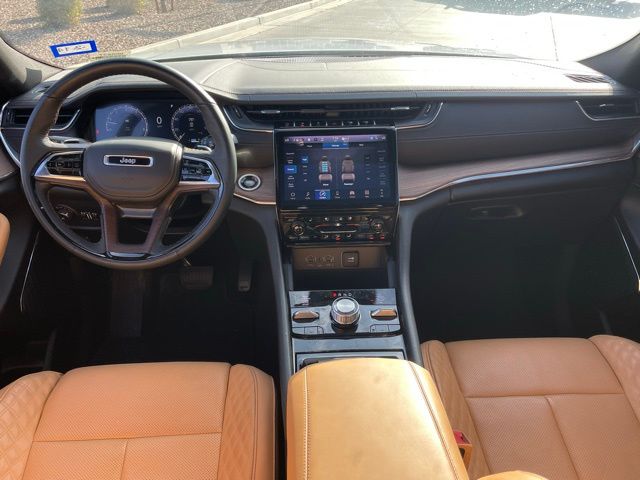2024 Jeep Grand Cherokee Summit photo 4