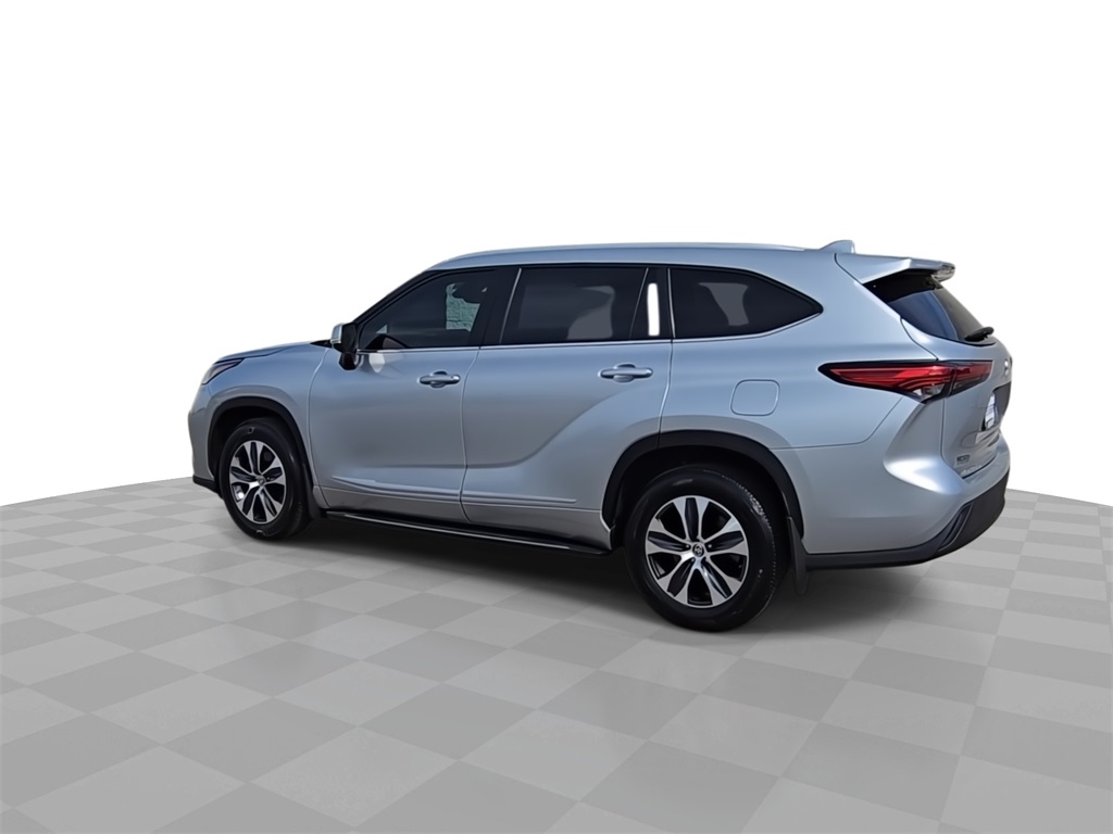 2023 Toyota Highlander XLE photo 5