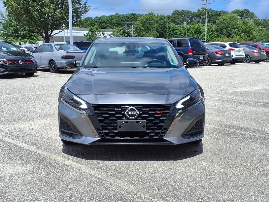 2024 Nissan Altima 2.5 SR photo 2