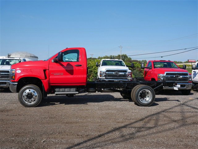 2024 Chevrolet Silverado 5500HD Work Truck photo 3