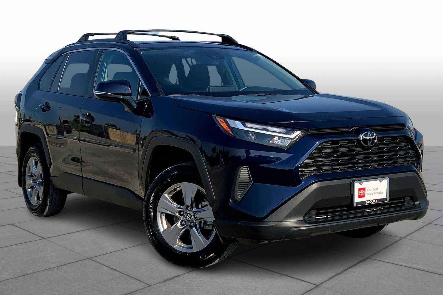 2024 Toyota RAV4 XLE photo 2