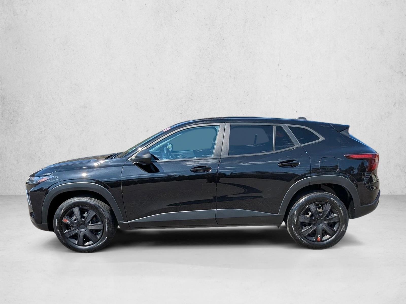 2024 Chevrolet Trax LS photo 8