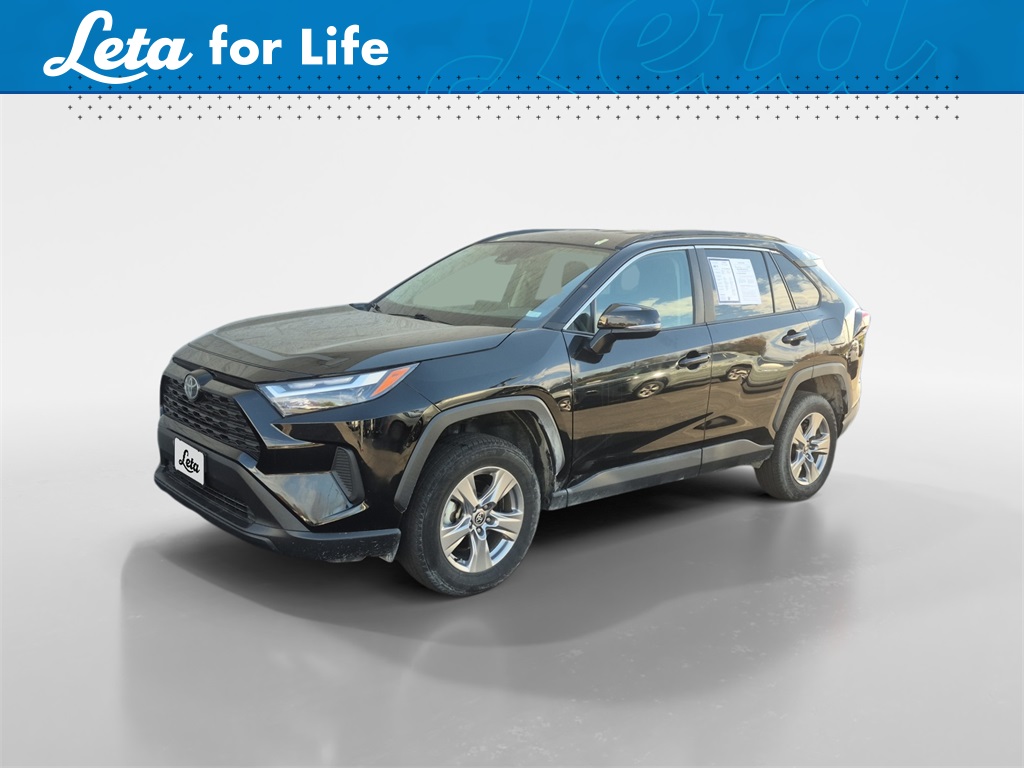 2023 Toyota RAV4 XLE's photo