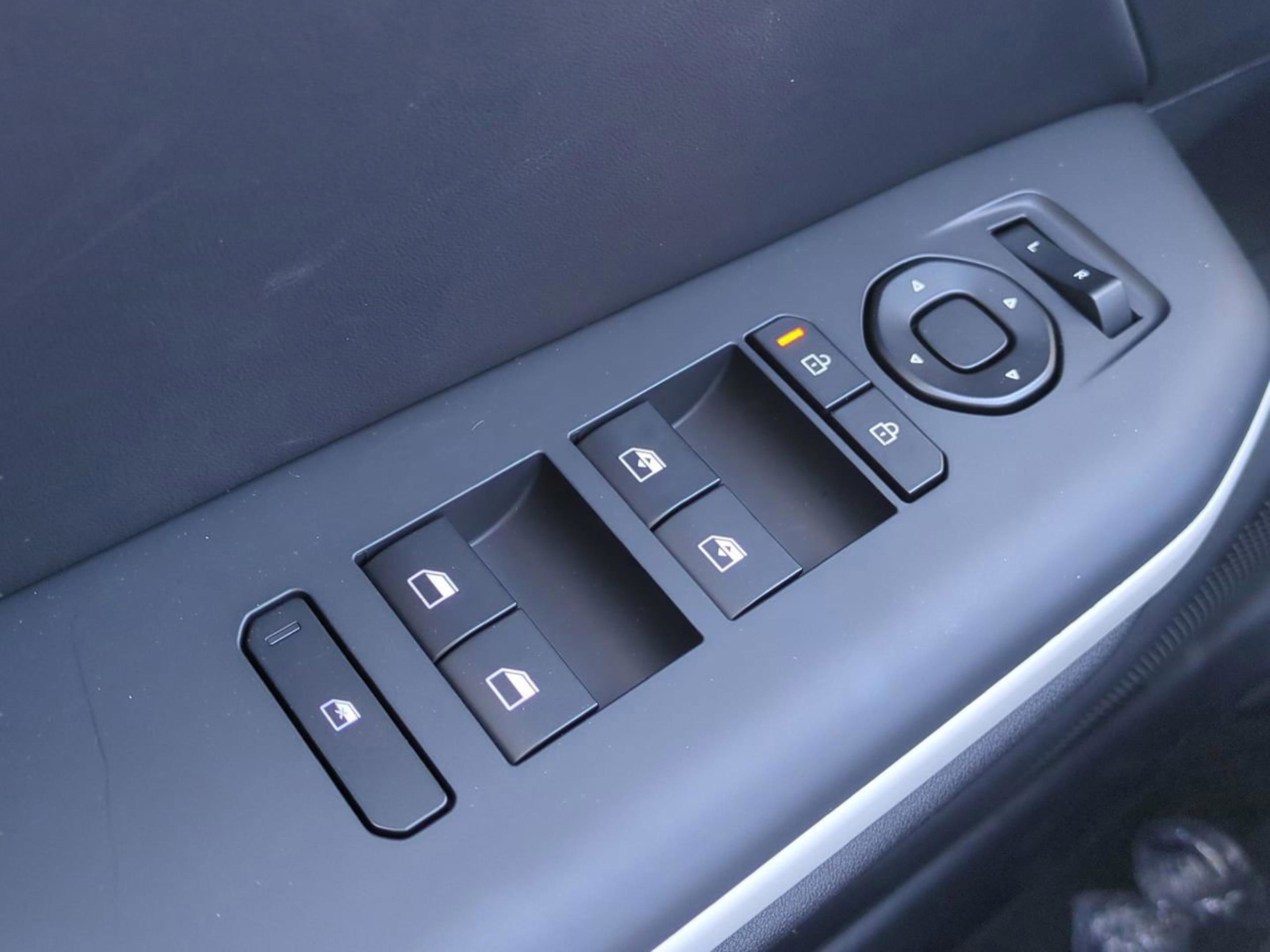 2025 Kia K4 GT-Line photo 17