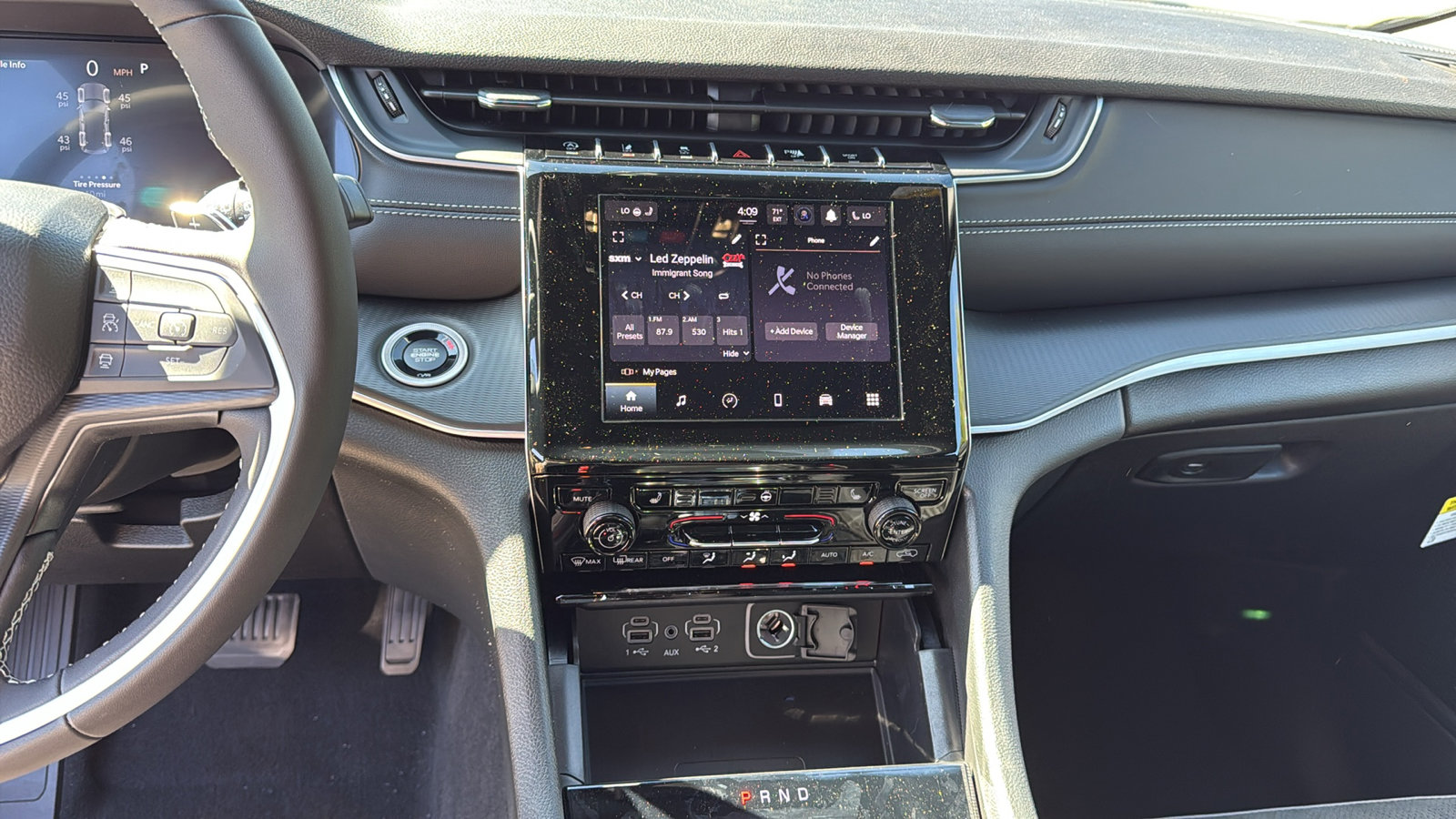 2025 Jeep Grand Cherokee Altitude photo 11