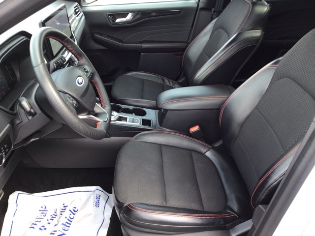 2023 Ford Escape ST-Line photo 9