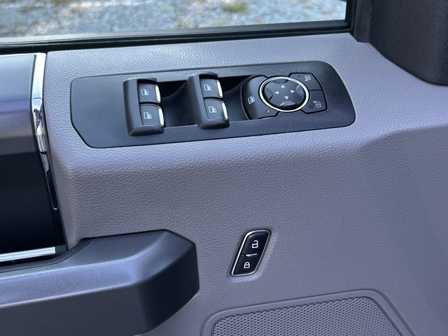 2017 Ford F-150 XLT photo 17