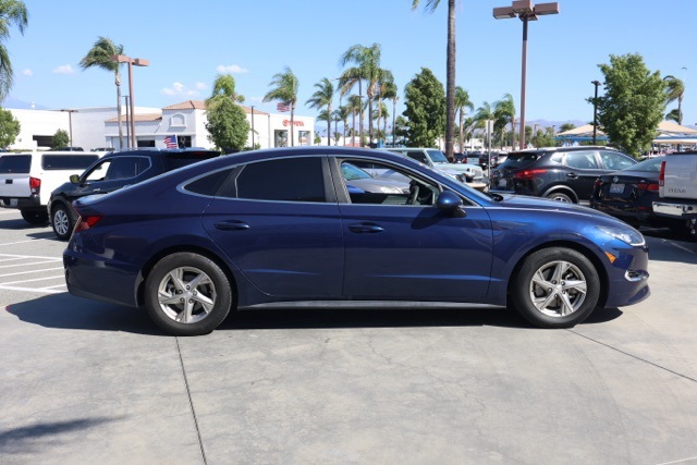 2022 Hyundai Sonata SE photo 2