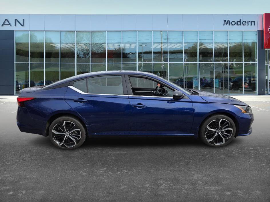 2024 Nissan Altima 2.5 SR photo 4