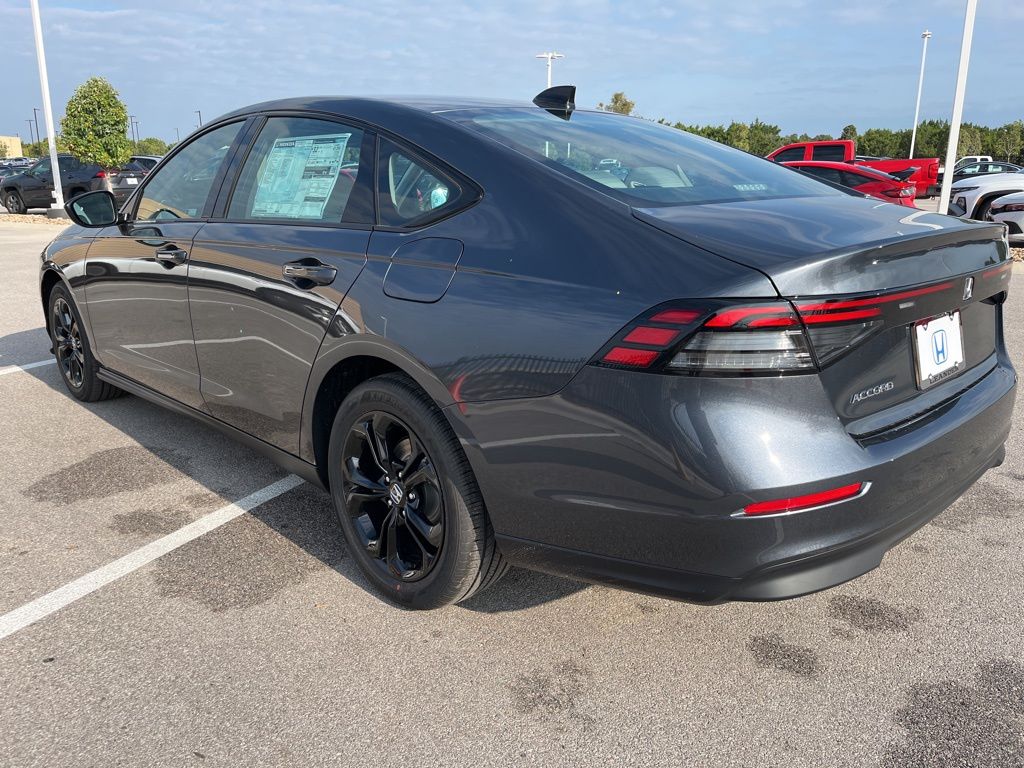 2025 Honda Accord SE photo 4