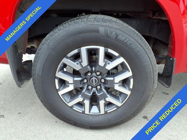 2024 Nissan Frontier SL photo 4