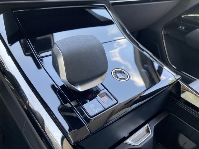 2025 Land Rover Range Rover Sport SE photo 15