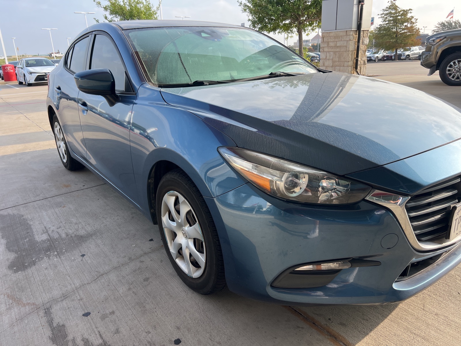 2018 Mazda Mazda3 Sport photo 3