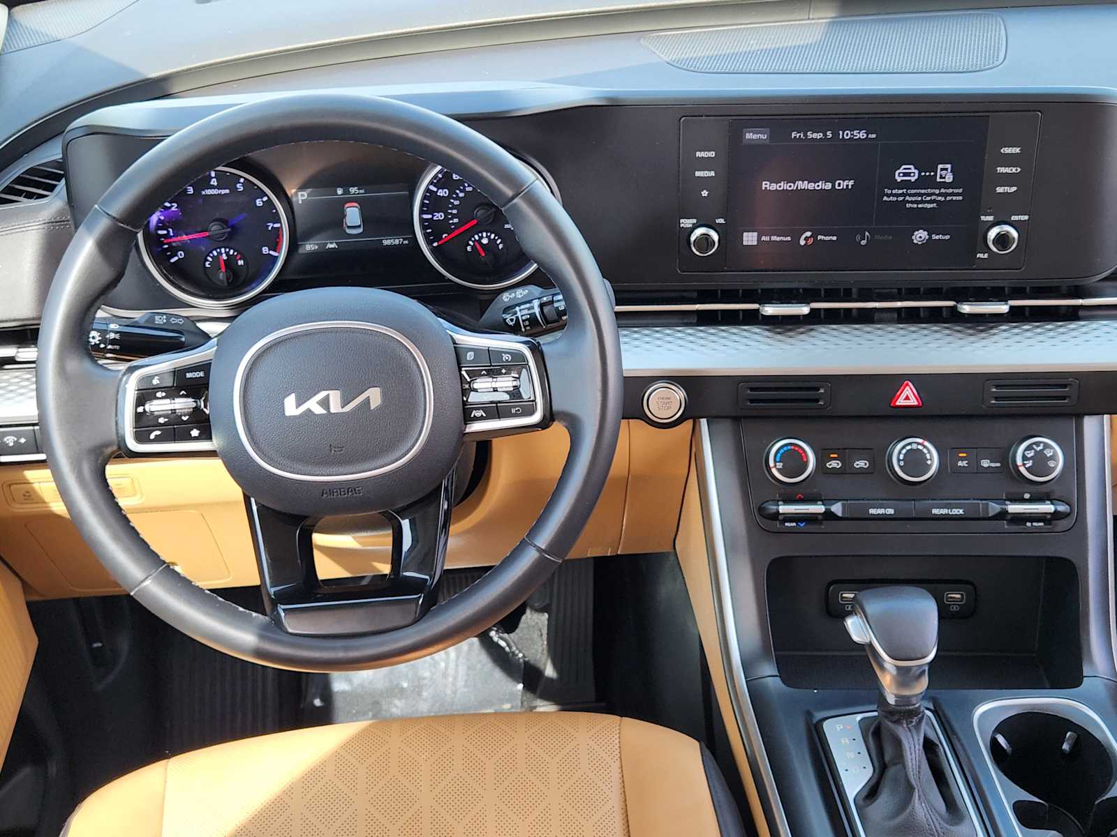 2022 Kia Carnival LXS photo 28
