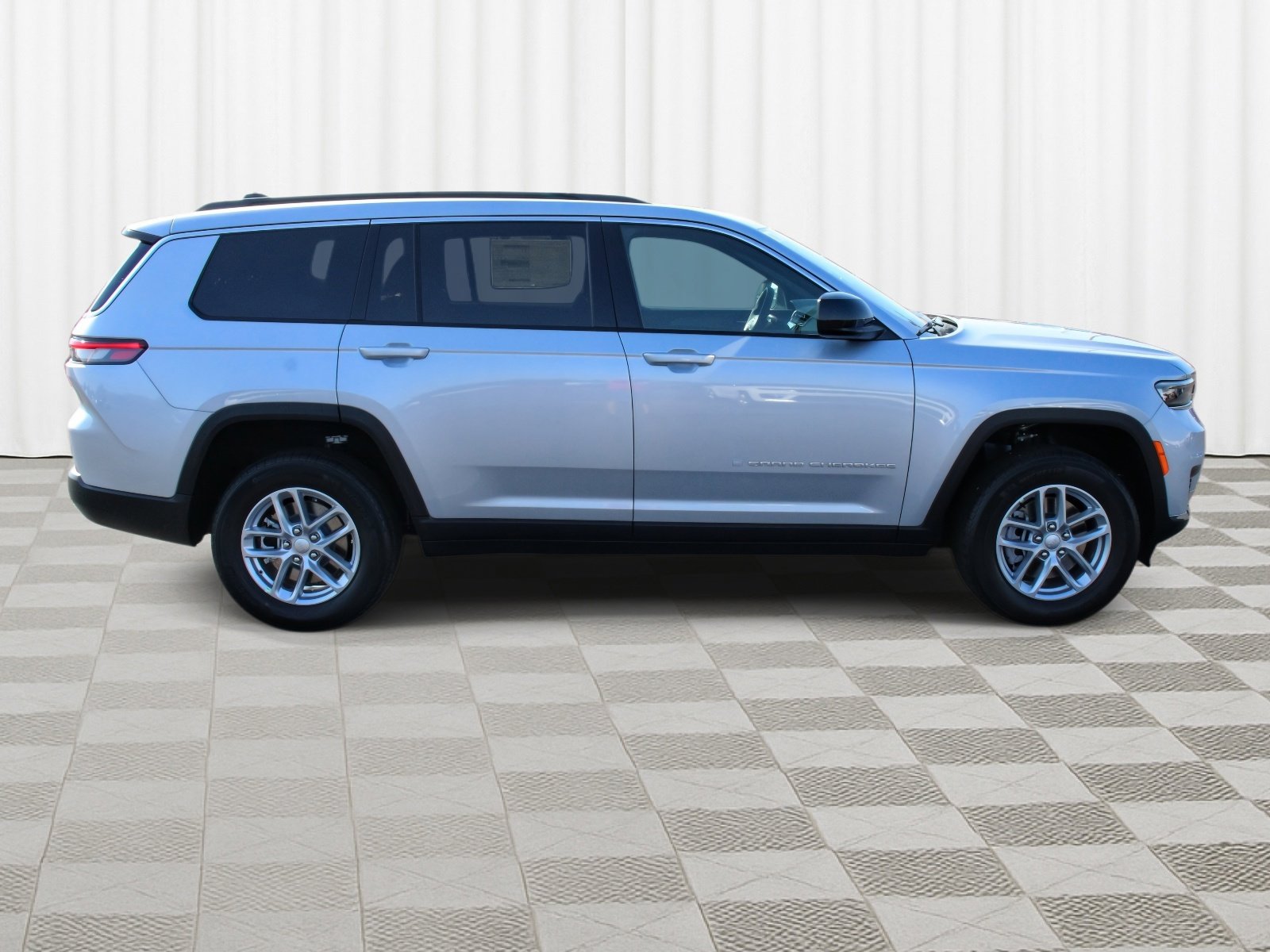 2025 Jeep Grand Cherokee Laredo X photo 6