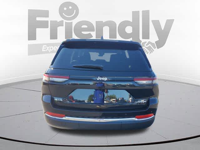 2025 Jeep Grand Cherokee Laredo photo 4