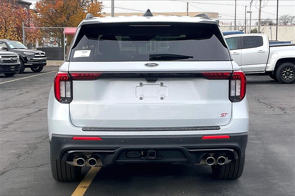 2026 Ford Explorer ST photo 3